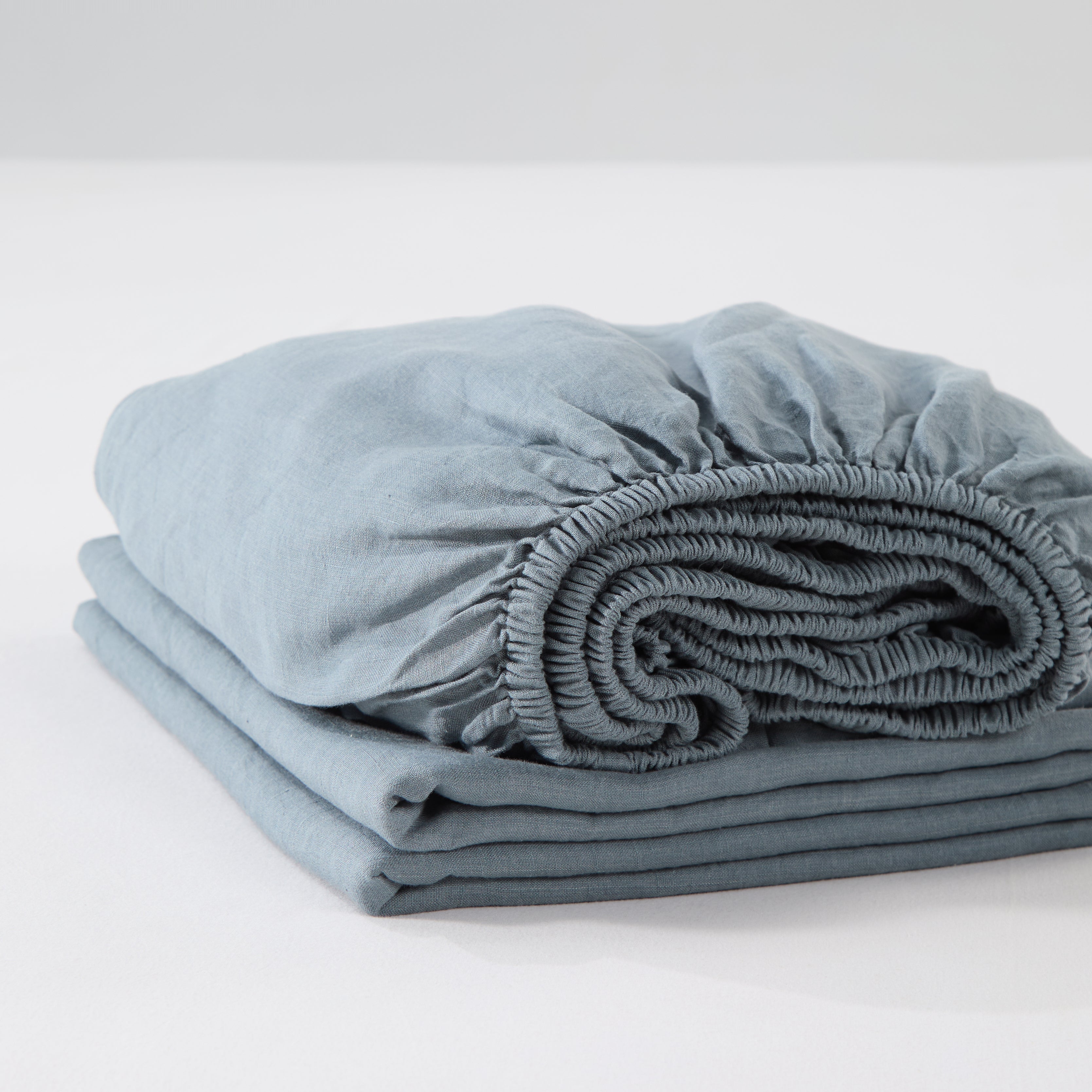 Bart Yarn-dyed Linen Fitted Sheet in Slate