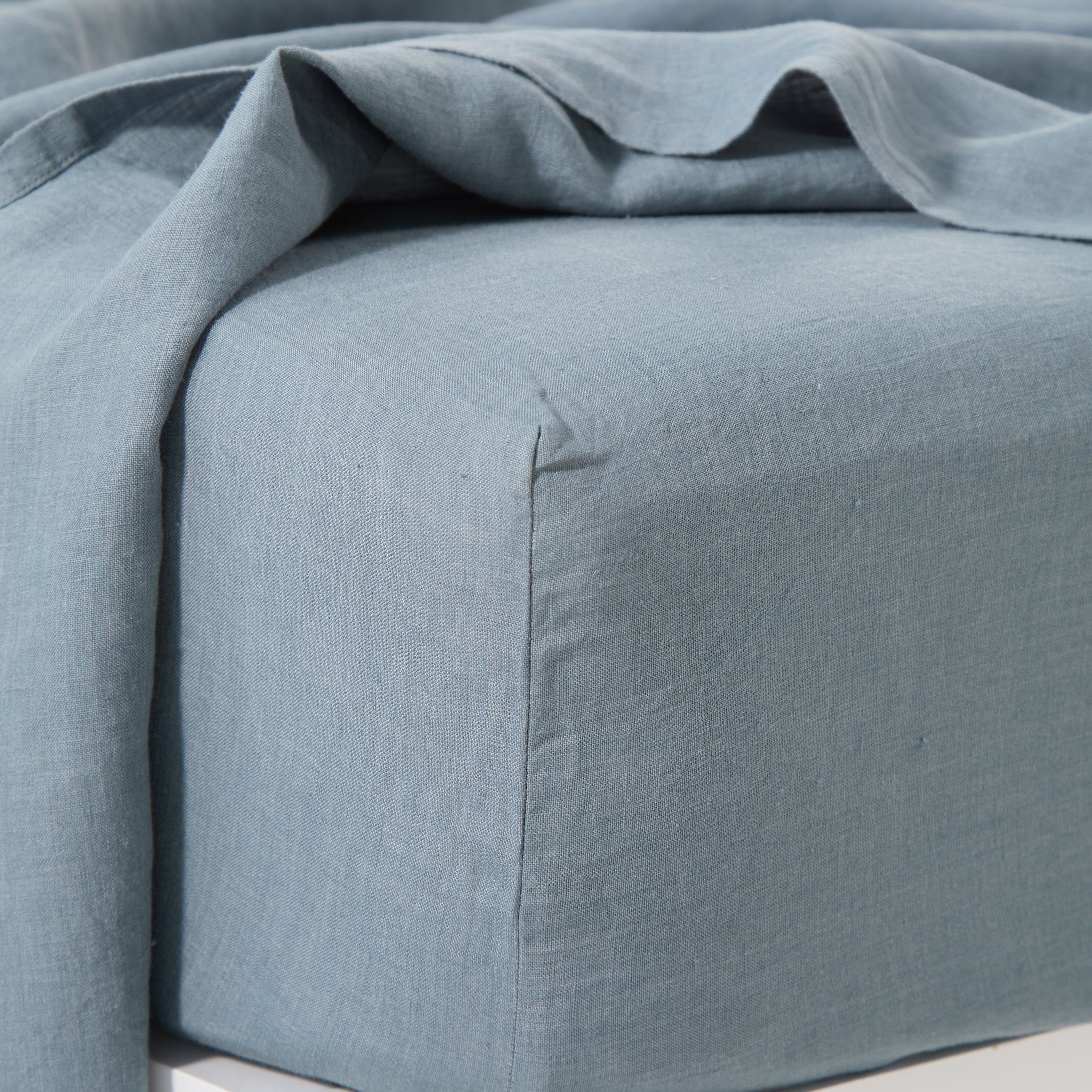 Bart Yarn-dyed Linen Fitted Sheet in Slate