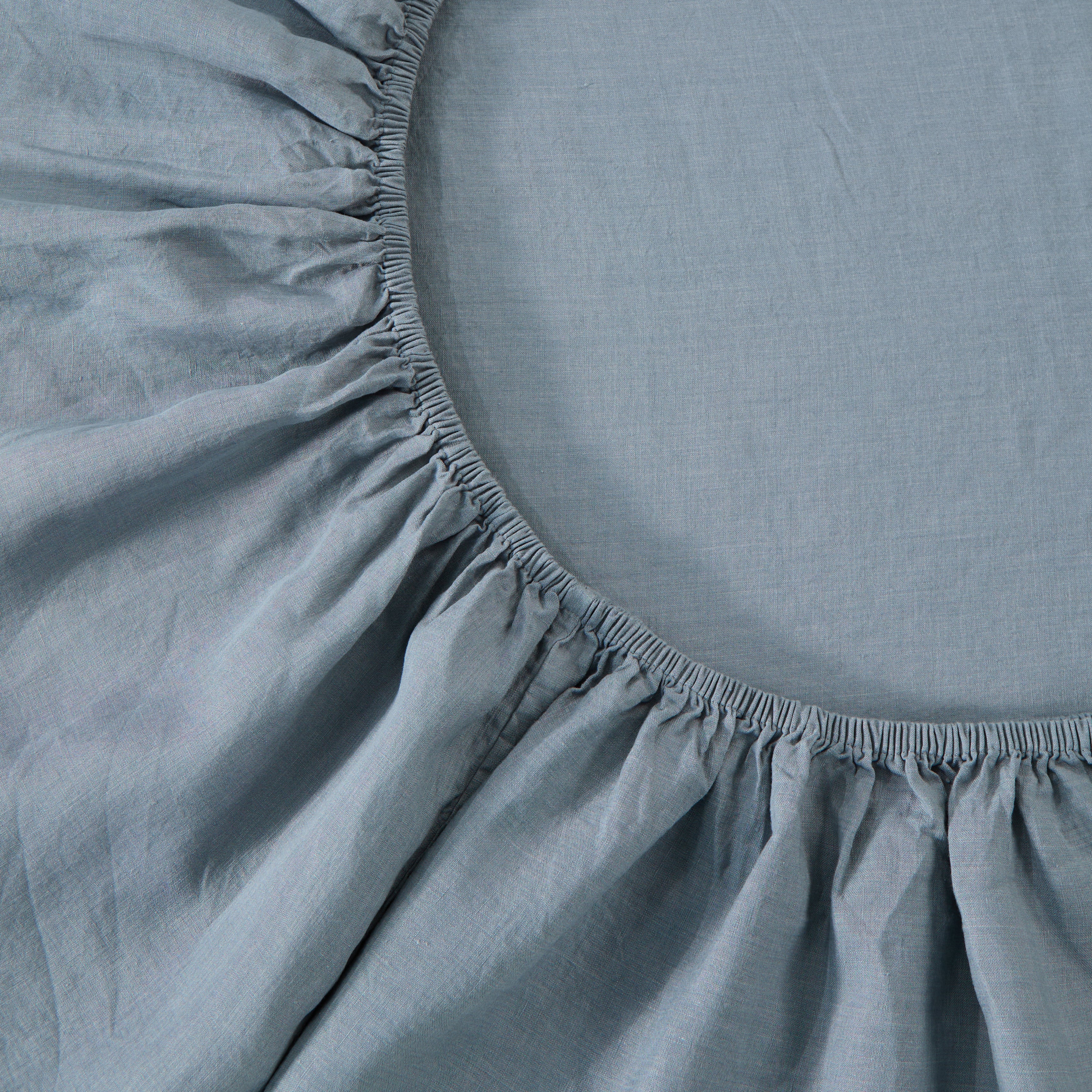 Bart Yarn-dyed Linen Fitted Sheet in Slate